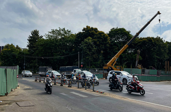 Bó hẹp đường Trần Quốc Hoàn để làm hầm chui- Ảnh 4.