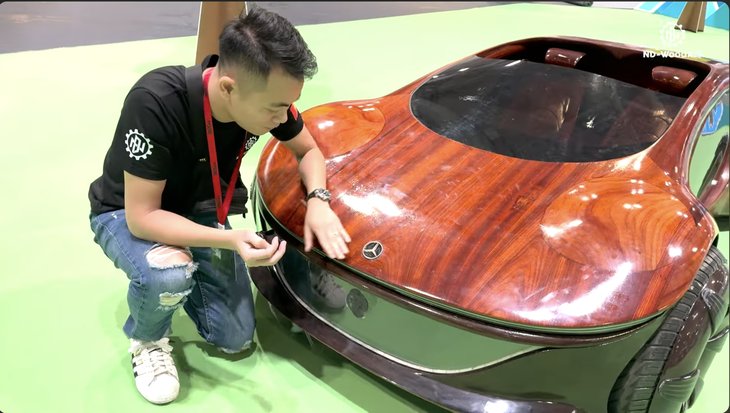 Mang xe gỗ đi triển lãm quốc tế, ông bố Bắc Ninh mừng khi tay nghề thợ Việt được đánh giá cao- Ảnh 9.