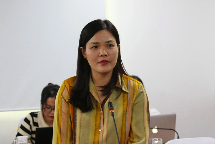 Bà Nguyễn Thị Thảo, trưởng Phòng Tài nguyên và Môi trường huyện Bình Chánh, thông tin tại họp báo - Ảnh: T.N
