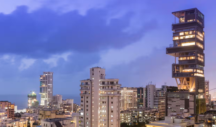 Tòa nhà cao 27 tầng Antilla ở Mumbai của ông Ambani được Forbes đánh giá là tài sản bất động sản đắt nhất thế giới - Ảnh: John Michaels/Alamy