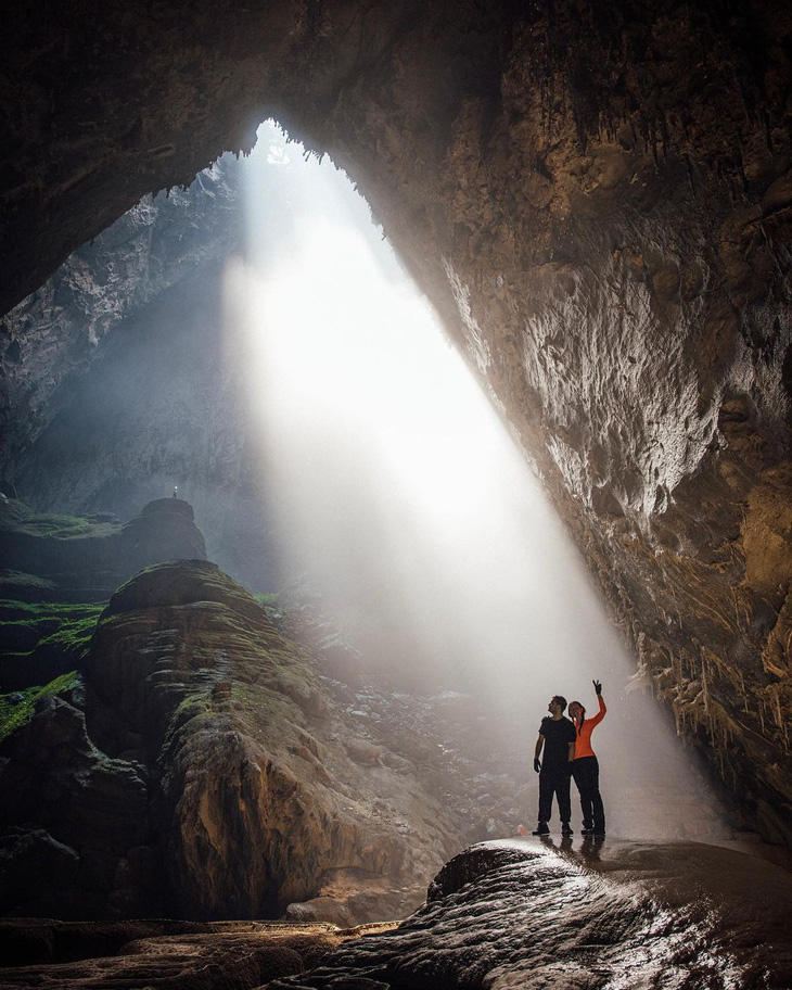 Hang Sơn Đoòng được nhóm thám hiểm cùng với tạp chí National Geographic công bố là hang động đá vôi tự nhiên lớn nhất thế giới năm 2009. Năm 2013, hang Sơn Đoòng được Tổ chức kỷ lục thế giới Guinness ghi nhận là hang động tự nhiên lớn nhất thế giới - Ảnh: Instagram Martin Garrix