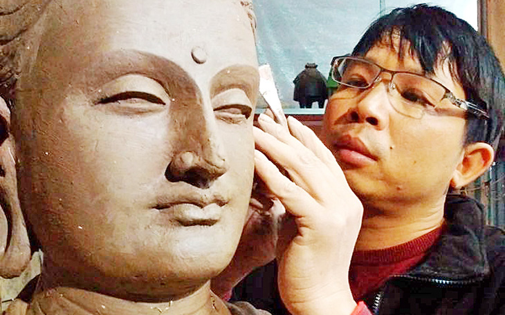 Nghệ sĩ Lương Thanh làm tượng Phật để mọi người hạnh phúc