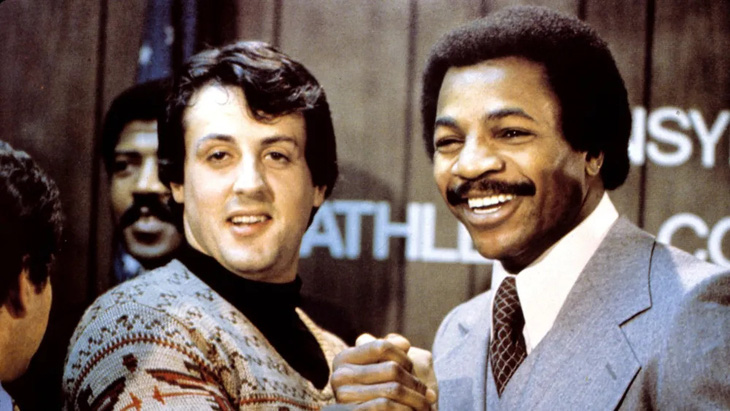 Kỳ phùng địch thủ trên màn ảnh nhưng Sylvester Stallone (trái) và Carl Wrathers lại là bạn diễn thân thiết ngoài đời - Ảnh: GETTY IMAGES
