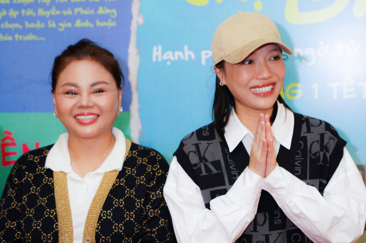 Lê Giang, Diệu Nhi dự buổi chiếu Gặp lại chị bầu ở Hà Nội - Ảnh: ĐPCC