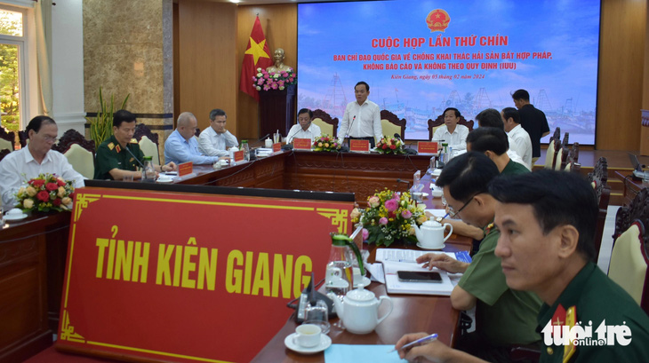 Phó thủ tướng Chính phủ Trần Lưu Quang kết luận tại hội nghị trực tuyến với 5 địa phương - Ảnh: BỬU ĐẤU