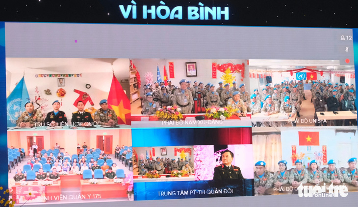 Chương trình kết nối trực tuyến với lực lượng Việt Nam tham gia hoạt động gìn giữ hòa bình Liên Hiệp Quốc Tết Nguyên đán Giáp Thìn 2024 - Ảnh: HÀ THANH