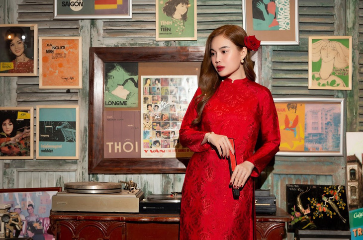 Bật mí kế hoạch năm mới, Giang Hồng Ngọc cho biết cô chuẩn bị cho ra mắt một bản ballad được nhạc sĩ Tăng Nhật Tuệ sáng tác từ hơn nửa năm trước nhưng vì nữ ca sĩ phải tham gia show “Chị đẹp” nên chưa có thời gian hoàn thiện.