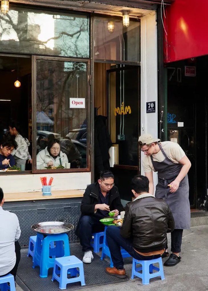 Chủ nhà hàng Mắm - bán món bún đậu mắm tôm, quán ăn được The New York Times bình chọn là 26/100 nhà hàng ngon nhất ở New York năm 2023, sẽ góp mặt trong Ngày trở về 2024- Ảnh: BTC