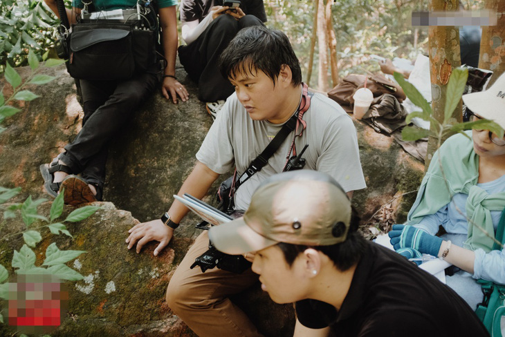Đạo diễn Trần Thanh Huy ghi ấn tượng khi mang đến những bối cảnh hoành tráng, chân thực cho phim 
