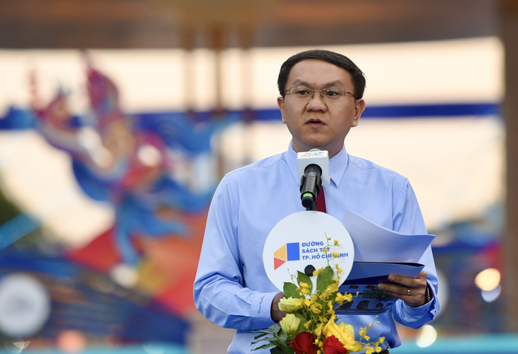 Ông Lâm Đình Thắng, giám đốc Sở TT&TT, phát biểu khai mạc - Ảnh: TỰ TRUNG