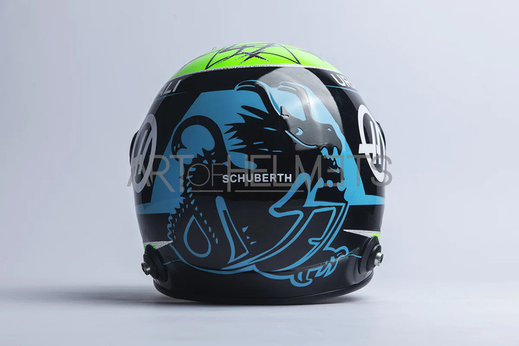 Biểu tượng rồng Trung Quốc với chữ &quot;Sức mạnh&quot; trong tiếng Trung cũng được con trai Michael là Mick Schumacher bổ sung vào mũ bảo hiểm của mình - Ảnh: Art of Helmets