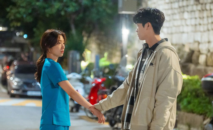 Park Shin Hye một lần nữa làm bác sĩ trong Doctor Slump - Ảnh: Soompi