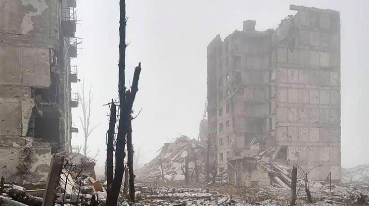 Thành phố Avdiivka ở đông Ukraine đã chịu thiệt hại nặng nề trong chiến sự - Ảnh chụp màn hình The Moscow Times/X