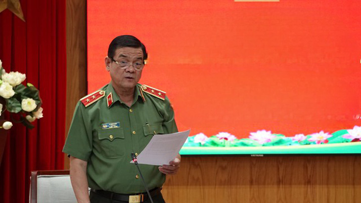 Trung tướng Lê Hồng Nam, giám đốc Công an TP.HCM, chủ trì hội nghị - Ảnh: Công an TP.HCM