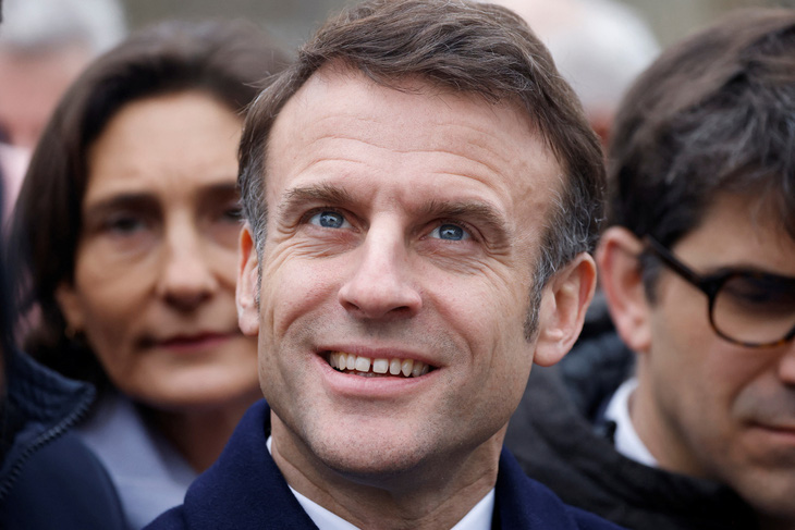 Tổng thống Pháp Emmanuel Macron dự lễ khánh thành ngôi làng Olympic 2024 ở Saint-Denis, phía bắc Paris (Pháp) ngày 29-2 - Ảnh: REUTERS
