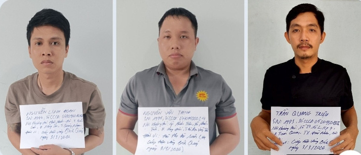 Ba người bị bắt giữ liên quan vụ cướp tiệm vàng tại huyện Bàu Bàng, tỉnh Bình Dương - Ảnh: C.A.