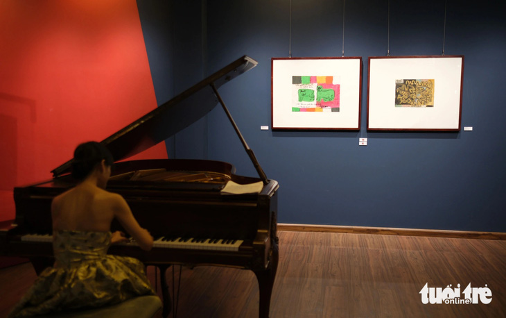 Tranh cố danh họa Nguyễn Tư Nghiêm ra mắt trong không gian nhạc cổ điển tại Đà Lạt - Ảnh: M.V