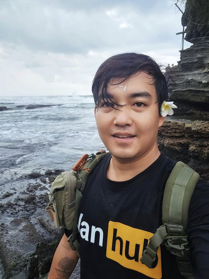 Trần Đặng Đăng Khoa đang dừng chân ở Bali (Indonesia) trong hành trình đi vòng quanh thế giới bằng ô tô - Ảnh: Facbebook nhân vật
