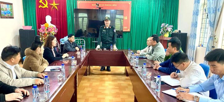 Đại tá Phạm Hải Đăng, phó giám đốc Công an tỉnh Lai Châu, chỉ đạo công tác điều tra vụ khai thác vàng trái phép làm một thanh niên tử vong - Ảnh: Công an tỉnh Lai Châu