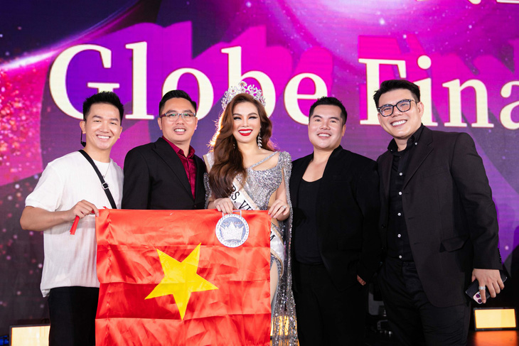 Mrs Globe 2024: Ngọc Trang đoạt giải Hoa hậu châu Á và Trang phục dân tộc đẹp nhất- Ảnh 13.