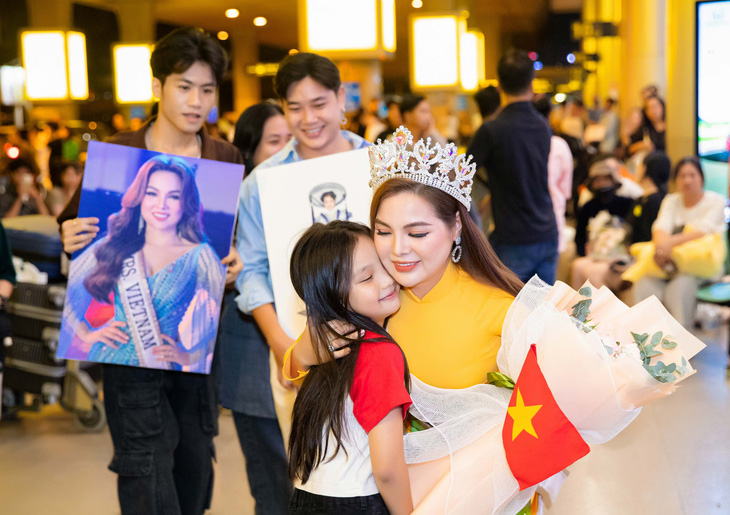 Mrs Globe 2024: Ngọc Trang đoạt giải Hoa hậu châu Á và Trang phục dân tộc đẹp nhất- Ảnh 5.