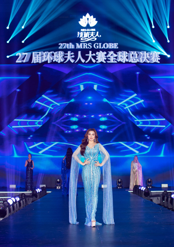 Hoa hậu Ngọc Trang tự tin tỏa sáng trên sân khấu chung kết