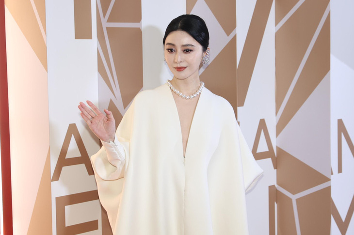Phạm Băng Băng từng là người dẫn chương trình tại Giải thưởng điện ảnh châu Á và cho biết cô rất thân tình vì đã đoạt giải Nữ diễn viên chính xuất sắc nhất tại sự kiện này cách đây 6 năm