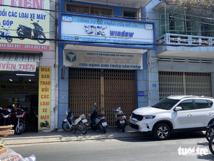 Nhà đất số 21 Trần Quý Cáp cho doanh nghiệp thuê, hiện đang đóng cửa - Ảnh: TRẦN HƯỚNG