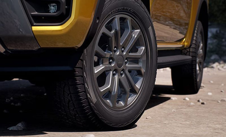 Ford Ranger Wildtrak mạnh hơn với động cơ V6 bổ sung, giá quy đổi 1,06 tỉ đồng- Ảnh 10.