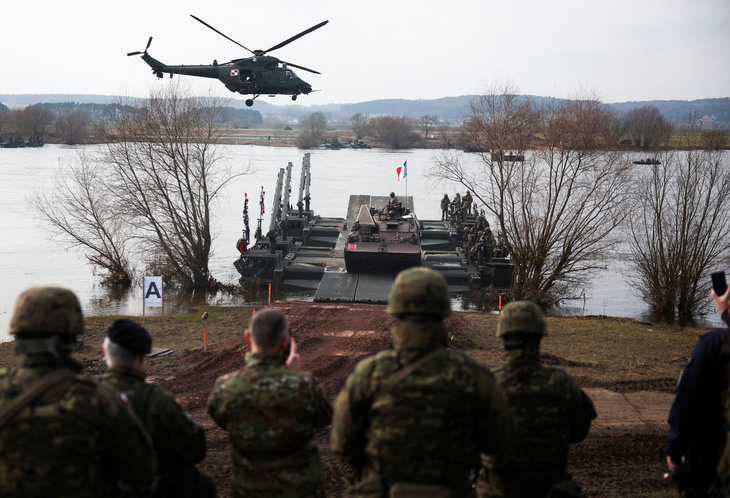 Lực lượng Anh, Pháp và Ba Lan cuộc tập trận Steadfast Defender 2024 của NATO, tại Korzeniewo, Ba Lan ngày 4-3 - Ảnh REUTERS