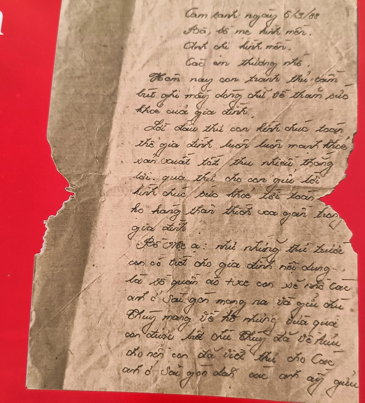 Bức thư của liệt sĩ Nguyễn Văn Phương viết ngày 6-3-1988 tại Cam Ranh, gửi gia đình trước khi ra đảo, anh hy sinh 1 tuần sau đó