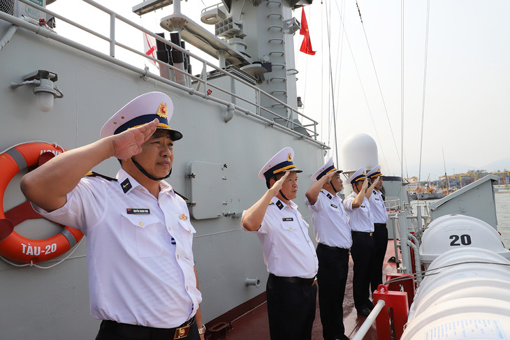 Tàu 20 chuẩn bị cập quân cảng Đà Nẵng hoàn thành tốt nhiệm vụ tham gia diễn tập hải quân đa phương MILAN năm 2024 tại Ấn Độ và thăm hữu nghị Malaysia - Ảnh: TRIỆU DIỆU