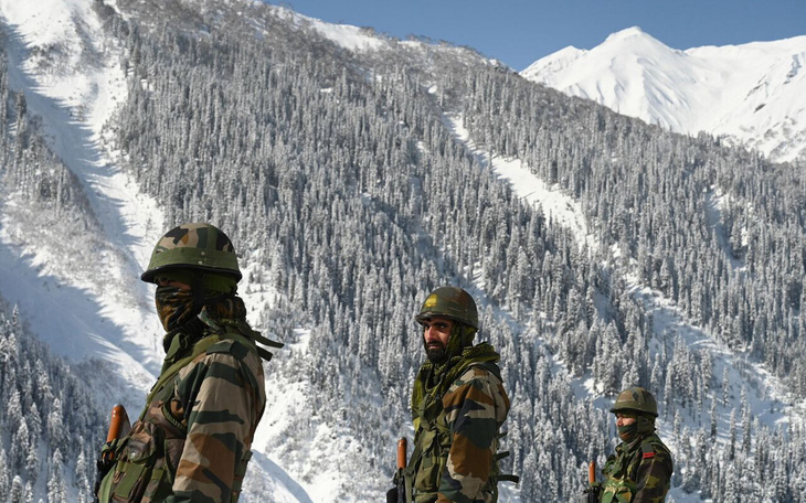 Trung Quốc nói về thông tin Ấn Độ tăng 10.000 quân ra biên giới