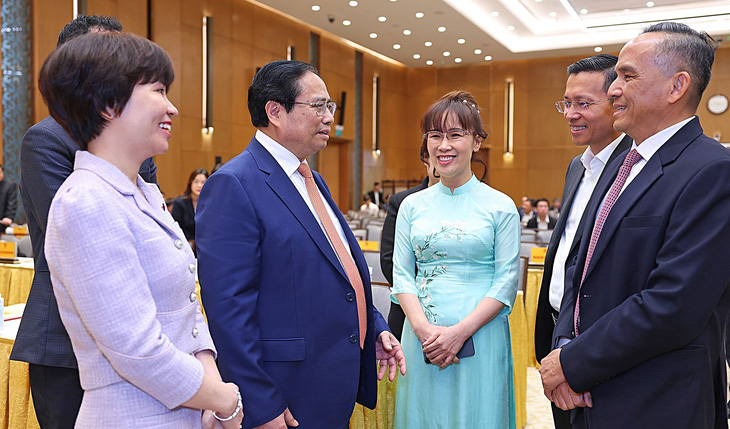 Thủ tướng Phạm Minh Chính với các đại biểu dự hội nghị - Ảnh: TTXVN