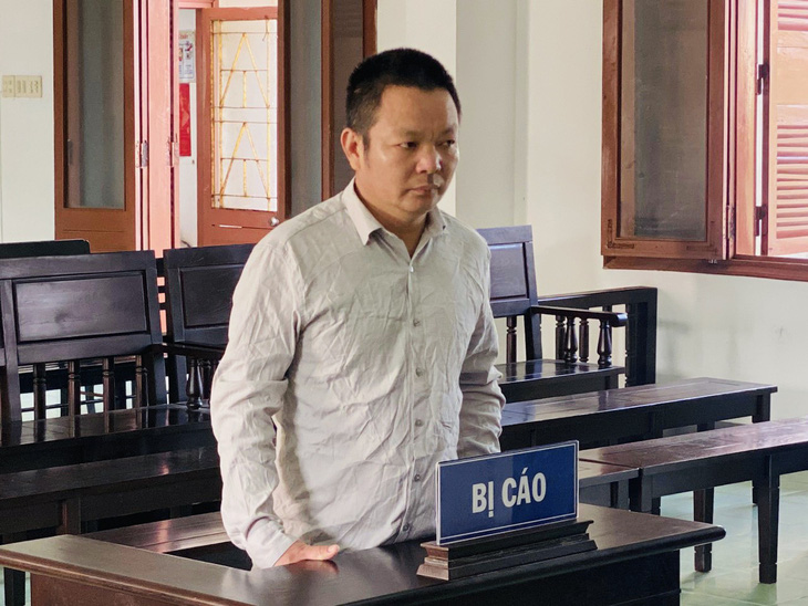 Bị cáo Huang LinZhong (48 tuổi, trú TP Vĩnh Châu, Hồ Nam, Trung Quốc) bị TAND tỉnh Phú Yên tuyên phạt 1 năm 6 tháng tù về tội 