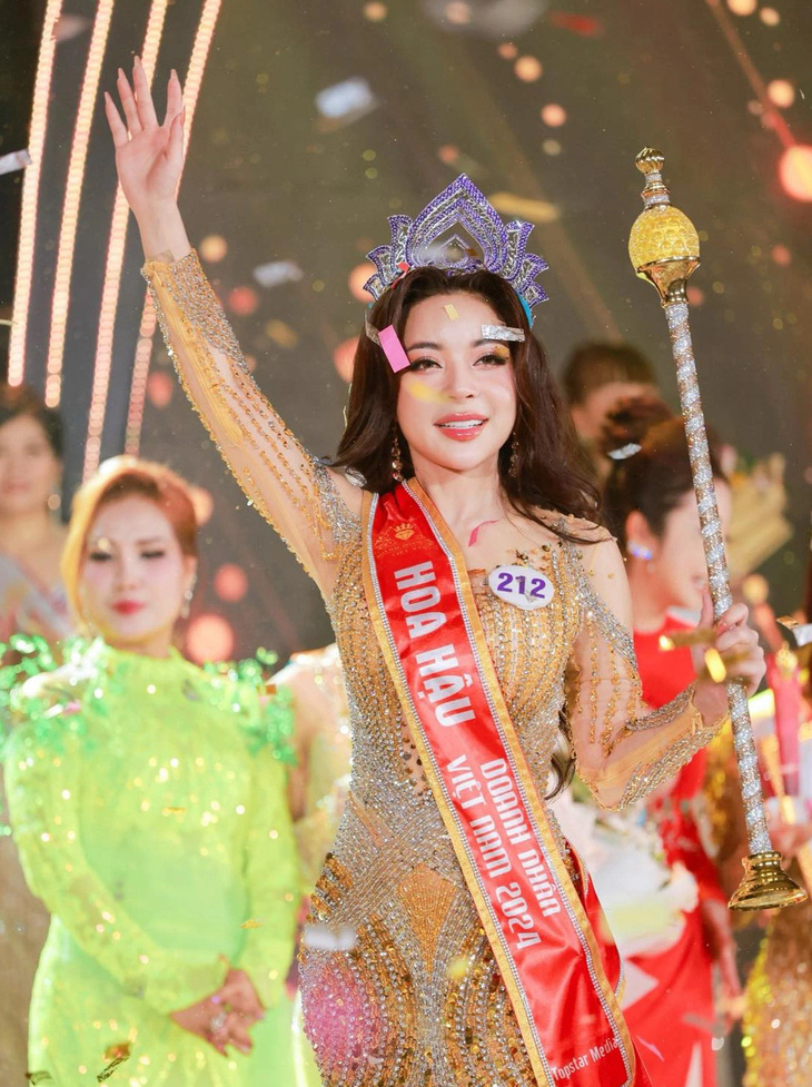 Tân hoa hậu Phạm Lê Thu Hiền hiện đang làm việc tại Hà Nội - Ảnh: BTC