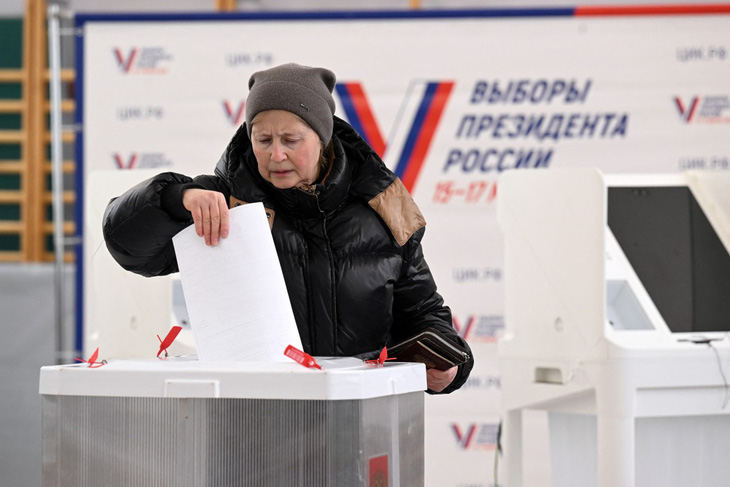Điểm bỏ phiếu bầu tổng thống Nga ở Matxcơva, ngày 16-3 - Ảnh: AFP