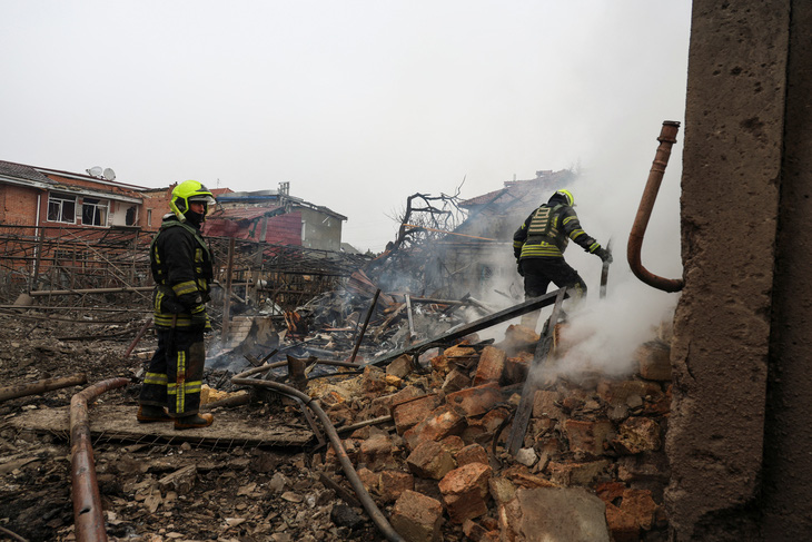 Thành phố Odessa ở Ukraine tan hoang sau các vụ không kích, ngày 15-3 - Ảnh: REUTERS
