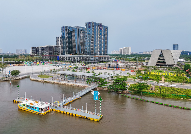 Bờ sông Sài Gòn phía Thủ Thiêm thay đổi rực rỡ- Ảnh 21.