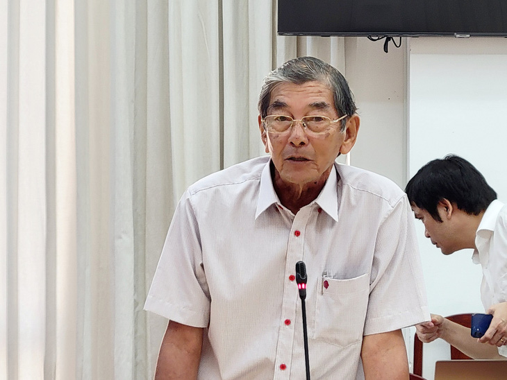 Ông Hồ Quang Cua phát biểu góp ý tại hội thảo - Ảnh: CHÍ QUỐC 
