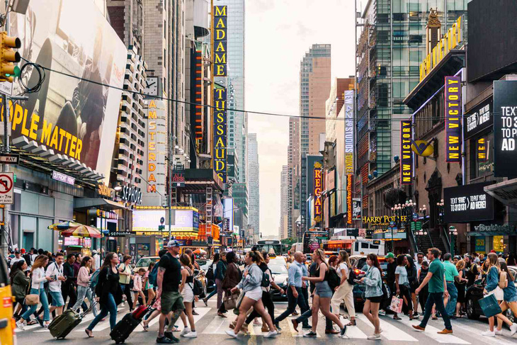 Thế hệ gen Z bị thu hút bởi văn hóa, phong cách sống và sự năng động của thành phố New York, Mỹ - Ảnh: TRIPSAVVY