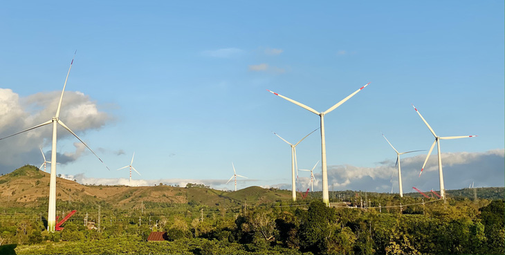 UBND tỉnh Đắk Nông mong Thủ tướng tháo gỡ để các dự án điện gió triển khai, giúp tỉnh có thêm nguồn thu khoảng 200 tỉ đồng/năm từ các dự án điện gió - Ảnh: TRUNG TÂN