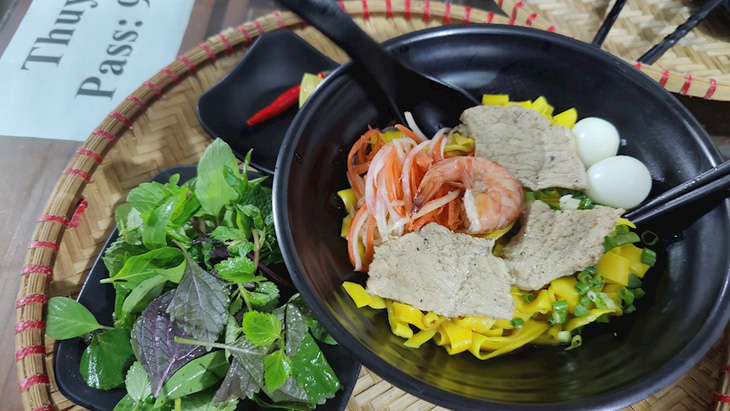 Mặc dù có nguồn gốc từ miền Trung Việt Nam, chính xác hơn là tỉnh Quảng Nam,  mì Quảng ngày nay đã được yêu thích khắp cả nước - Ảnh: Taste Atlas