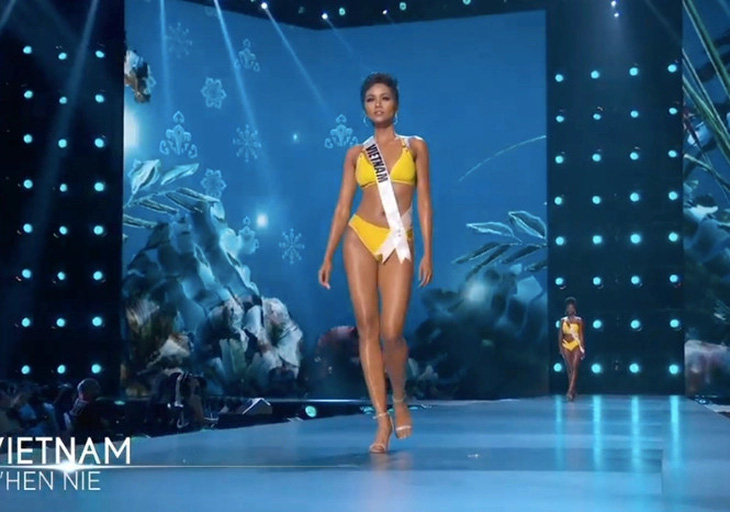 H'Hen Niê từng gây sốt với những phần trình diễn catwalk khi tham gia cuộc thi Miss Universe 2018 - Ảnh: cap màn hình video