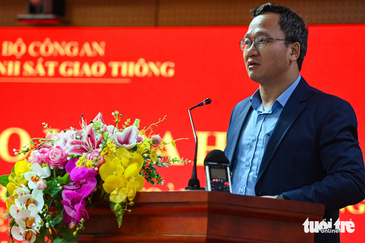 Ông Khuất Việt Hùng, phó chủ tịch chuyên trách Ủy ban An toàn giao thông quốc gia - Ảnh: HỒNG QUANG