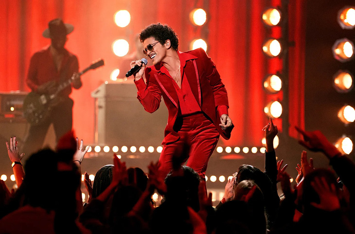 Bruno Mars biểu diễn tại MGM Las Vegas, truyền thông Mỹ cho rằng anh đang nợ 50 triệu USD tại đây - Ảnh: MGM
