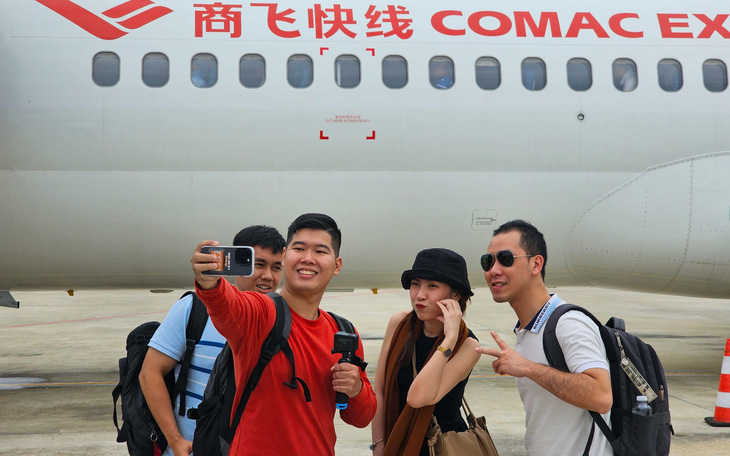 Hành khách Việt trải nghiệm máy bay 
