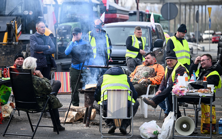 Châu Âu tiếp tục miễn thuế thực phẩm Ukraine, nông dân Ba Lan biểu tình