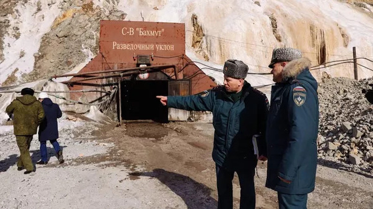 Hiện trường vụ sập mỏ khai thác đá ở Nga khiến 13 người bị mắc kẹt - Ảnh: RIA NOVOSTI