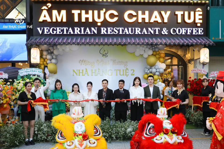 Ẩm thực Chay Tuệ khai trương chi nhánh 162 Trần Hưng Đạo- Ảnh 1.